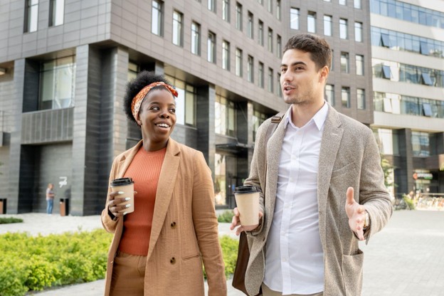 Why More Professionals Are Choosing Neighborhood-Centered Living Over Downtown Convenience